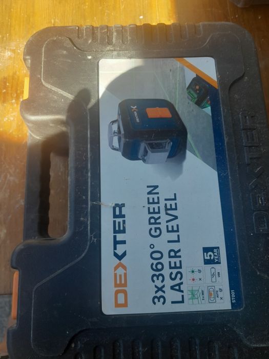Laser level com tripe