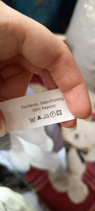 Ozdobna chusta z różyczkami