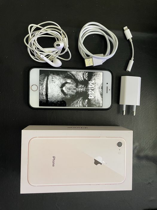 IPhone 8 64 Gb дуже гарний стан! Весь комплект!