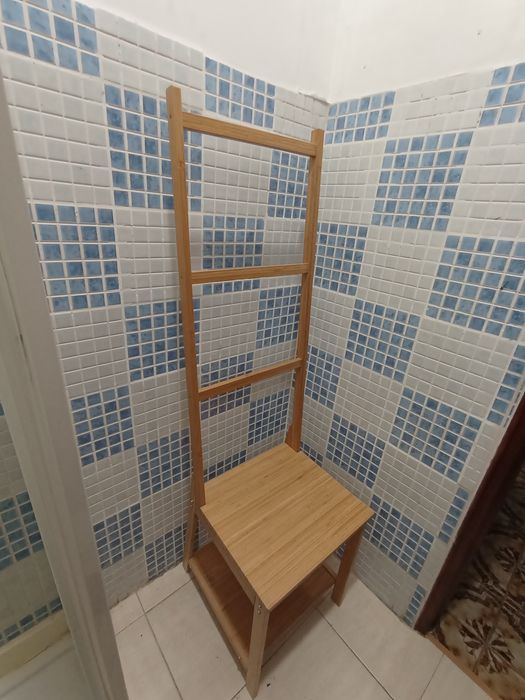 Cadeira com Toalheiro Bambu IKEA - Modelo: RAGRUND Como nova.