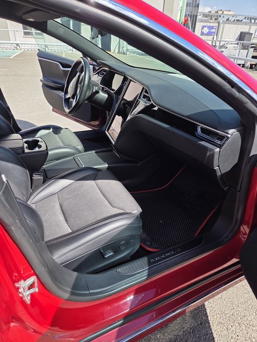 Tesla Model S  D75