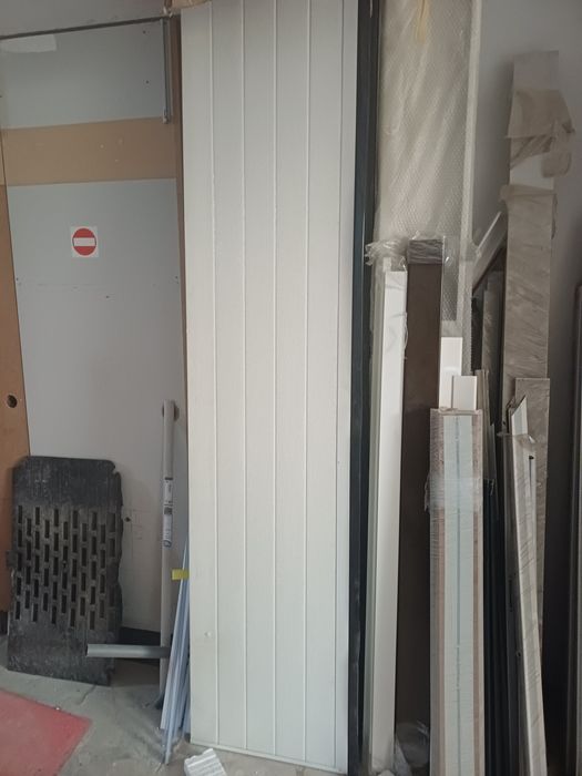 Portão sesionado e porta blindada
