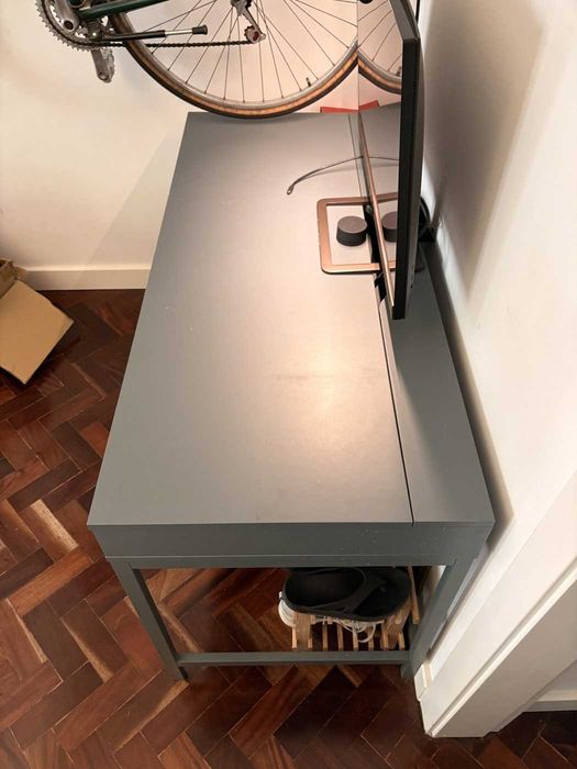 Secretária IKEA ALEX azul com gavetas