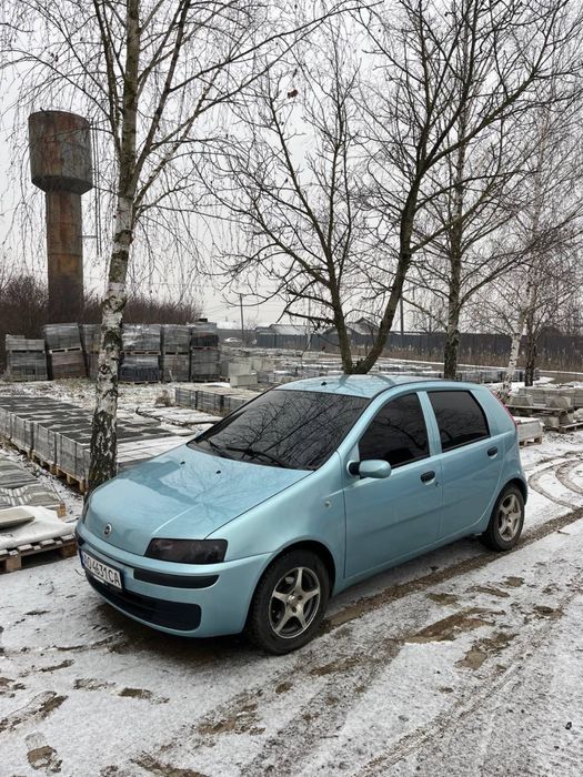 По авто робити нічого не потрібно, рік назад  як була повністю перекрашена, передня ходовка нова в коробці в придачу!

Мехніка
Бенз
1.2
2002
Робити з машинкою нічого не потрібно !