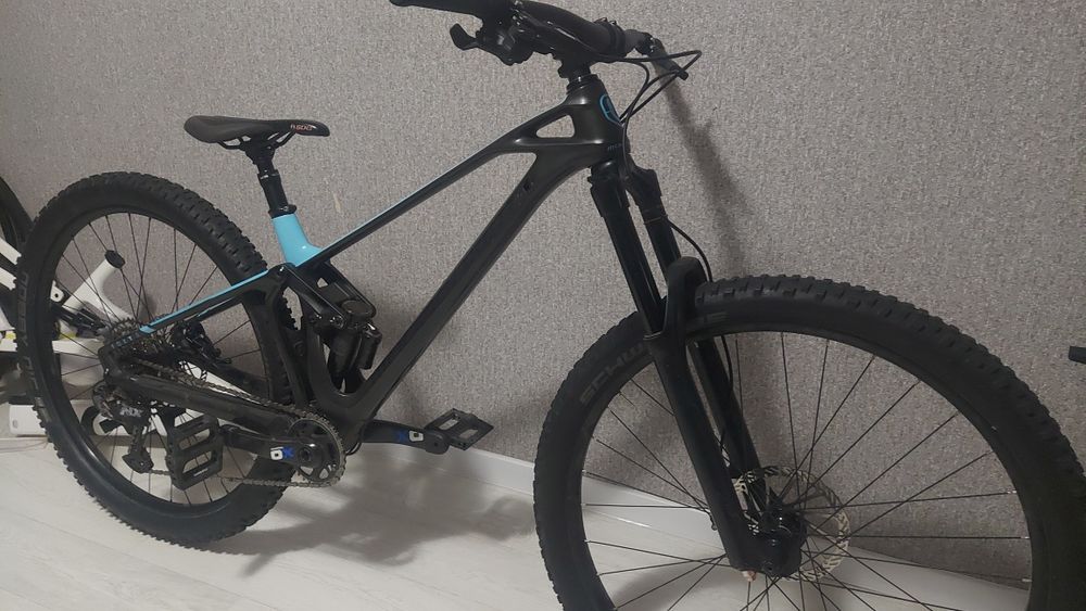 Mondraker Foxy Carbon R 2023 29 Enduro карбоновый двухподвес велосипед