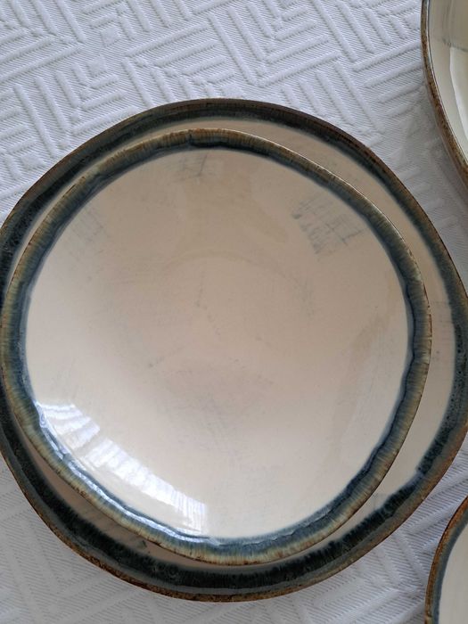 Conjunto pratos sopa, rasos, sobremesa