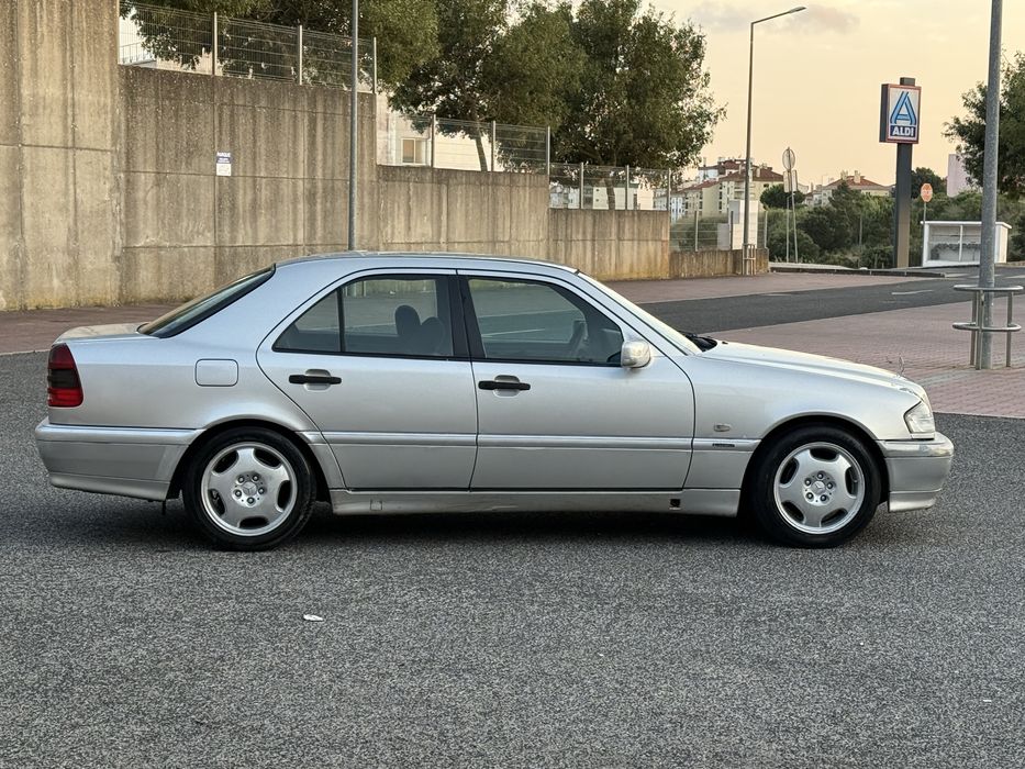 Mercedes-Benz C 200 — fotografia 8