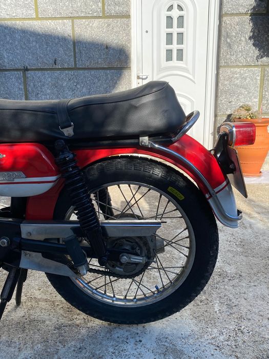 (Usado) ZUNDAPP E.F.S 220