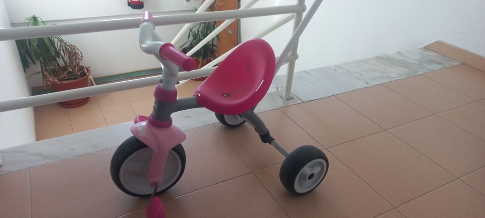 Triciclo Bebé com pega