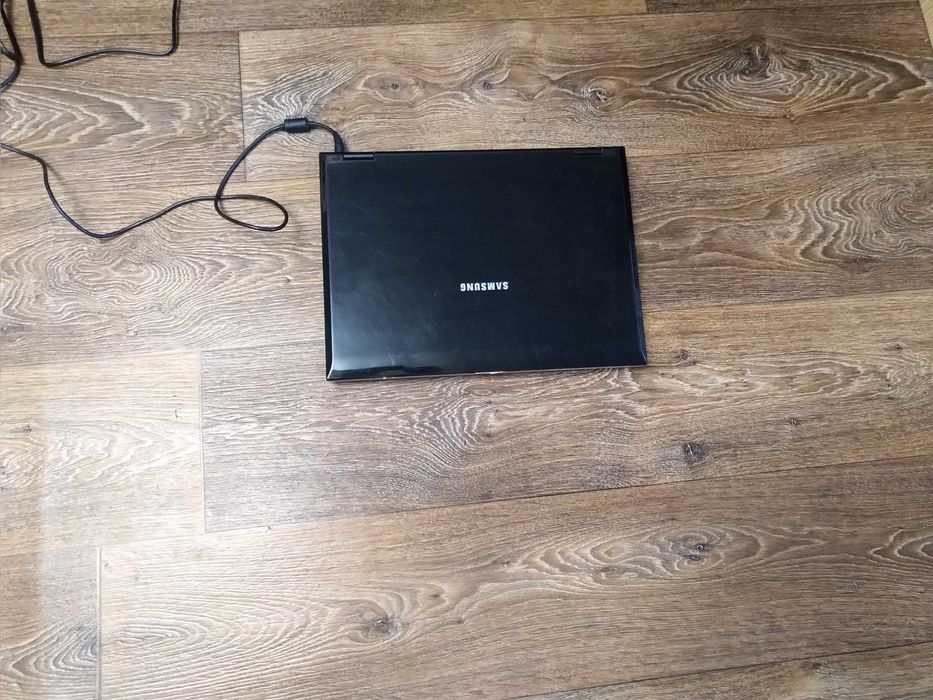 Samsung NP-R40  (Core 2 Duo T5300/DDR2 1.5 Gb/video 256mb/hdd 60gb)