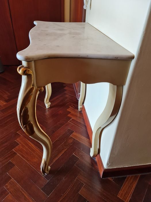 Consola antiga neoclássica