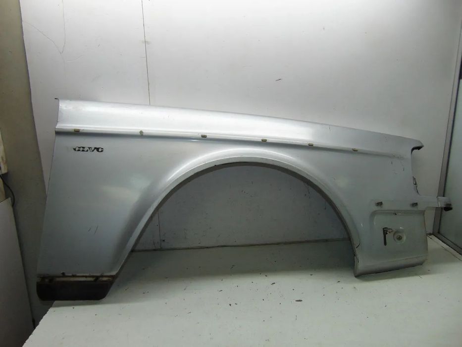 Volvo 244 guarda lamas " usado em bom estado