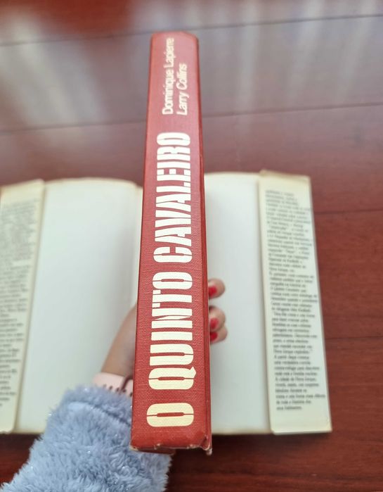 Livro "O Quinto Cavaleiro" de Dominique Lapierre e Larry Collins