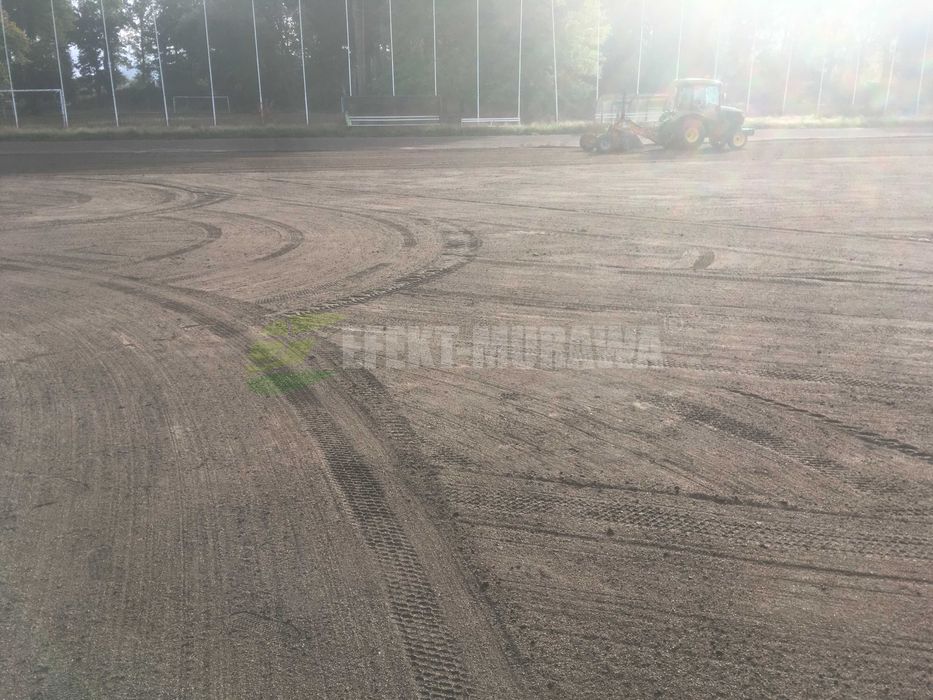 równanie laserowe niwelacja mikroniwelacja równiarka laserowa boiska