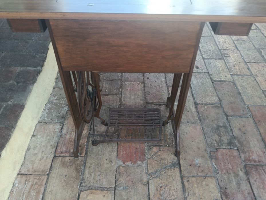 Máquina de costura antiga