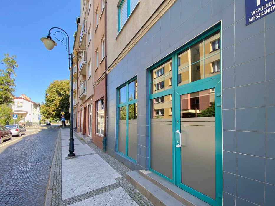 Lokal usługowy, biurowy - 52 m2 przy ul. Monte Cassino 15