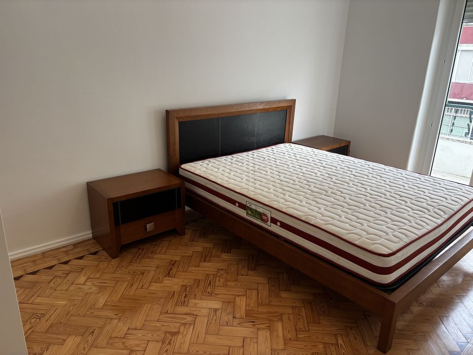 Quarto  de casal  com varanda  na amadora