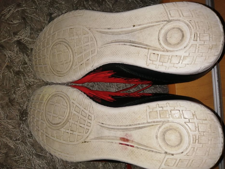 Adidasy 4f kolor czerwono czarne