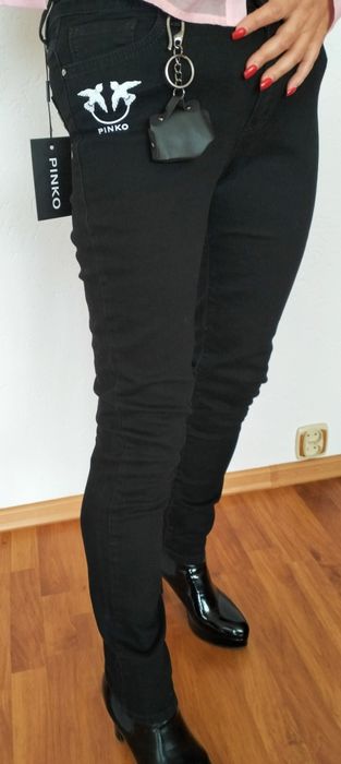 Dżinsy firmy Pinko rozmiar M