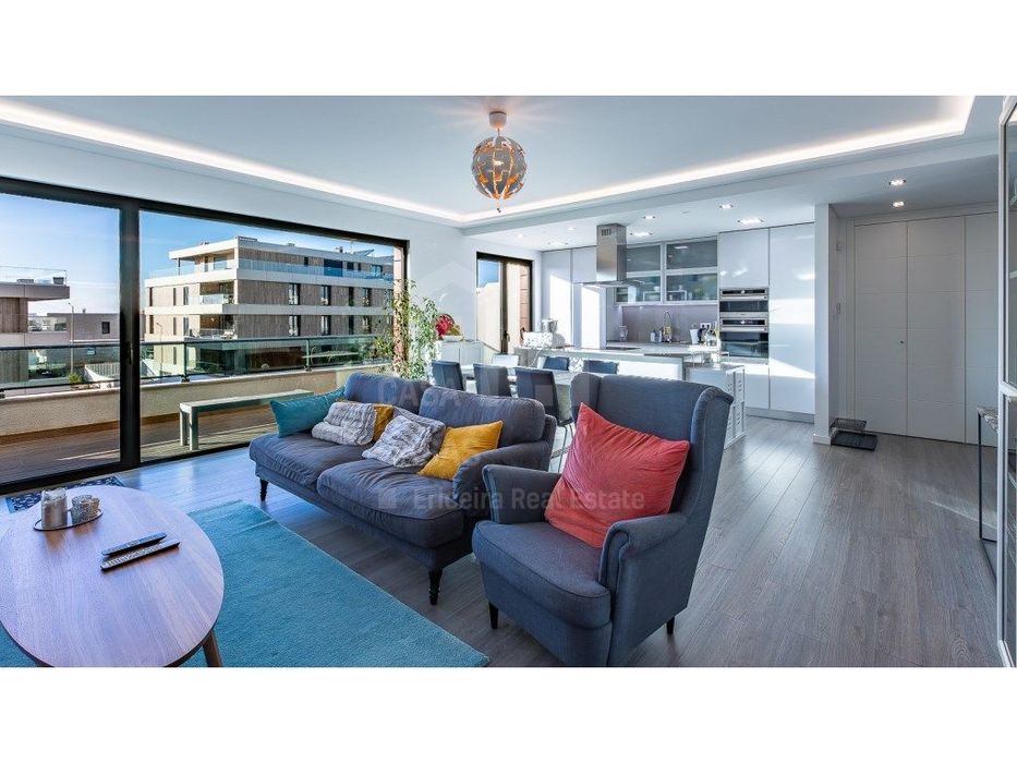 Vende Apartamento T3 Duplex - Ericeira, A Casa das Casas