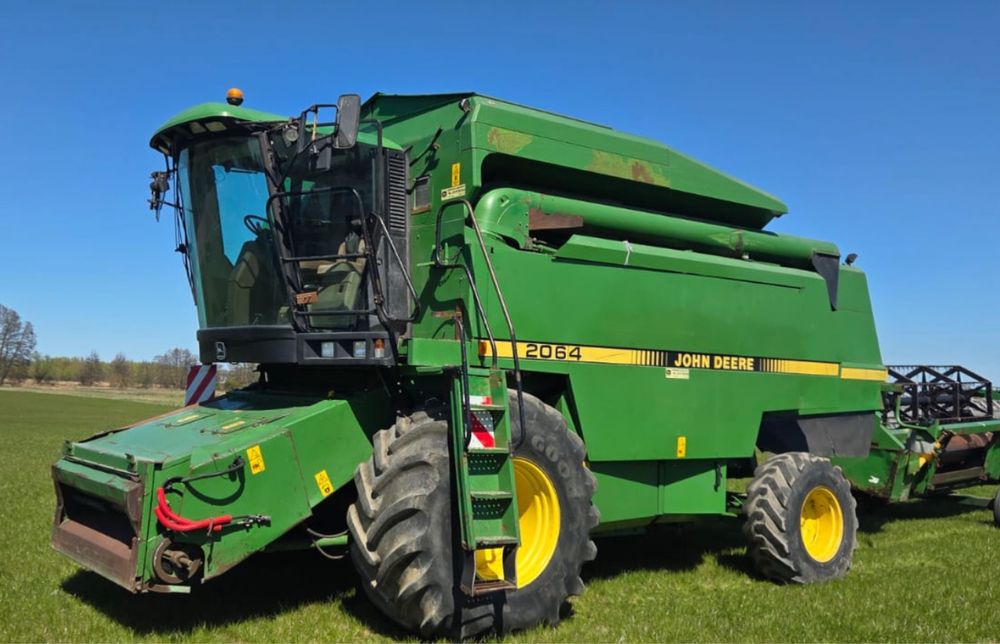 Kombajn JOHN DEERE 2064