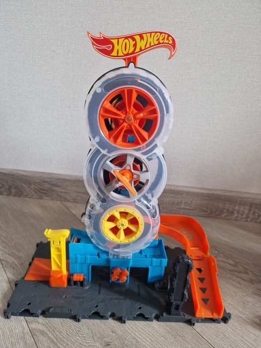 Треки Hot wheels