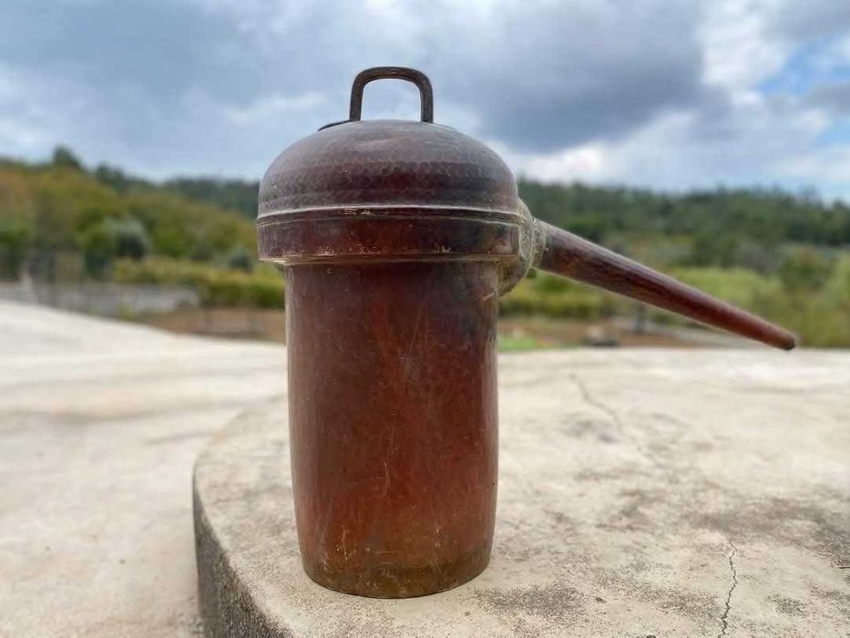 Coluna de alambique em cobre