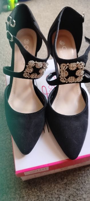 Buty na obcasie.