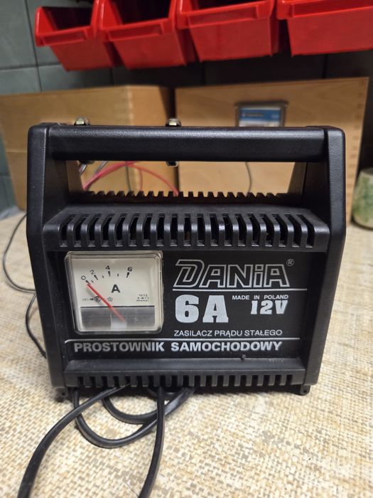 Prostownik samochodowy DANIA 6A 12V – 20–80 Ah