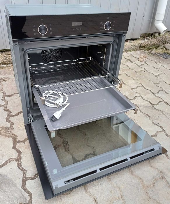 Встраиваемый духовой шкаф Сименс Siemens HB213ABS0 черный