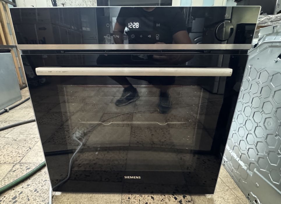 Forno Multifunções SIEMENS HR572GBS3 (71 L -Hidrolítico e Pirolítico - Preto)