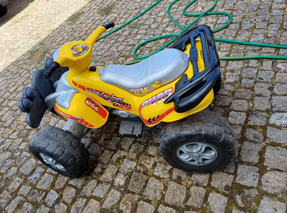 Vendo moto4 para criança