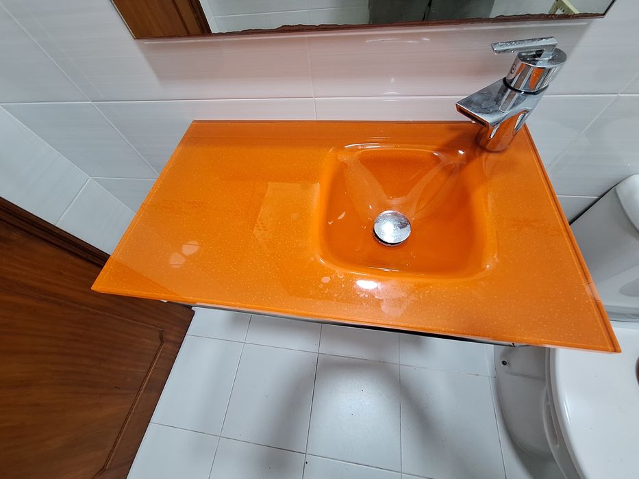 Lavatorio casa de banho com espelho