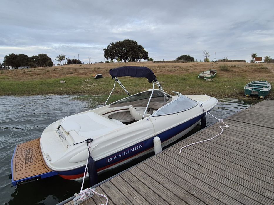 Barco Bayliner optimo estado com atrelado