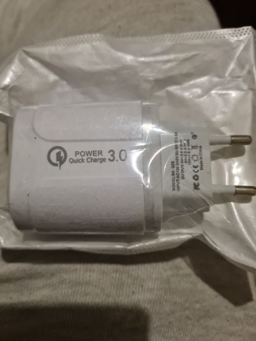 Carregador com 4 usb