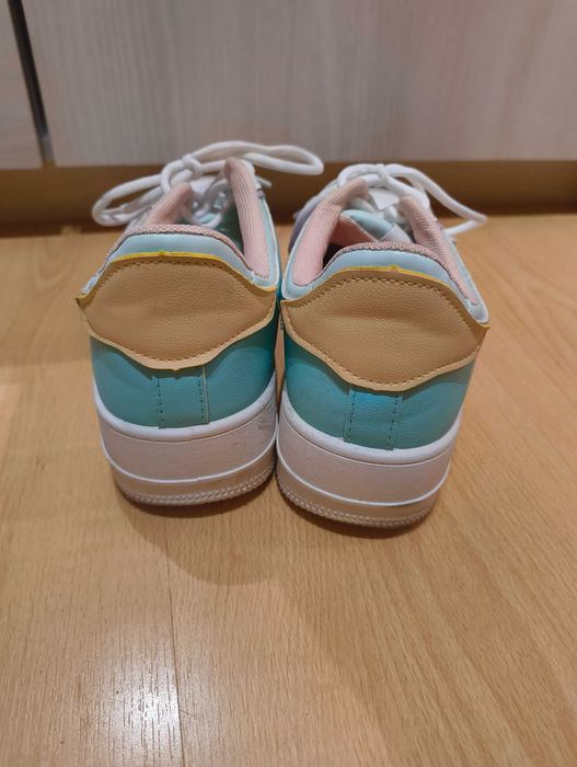 Tenis coloridos roxos