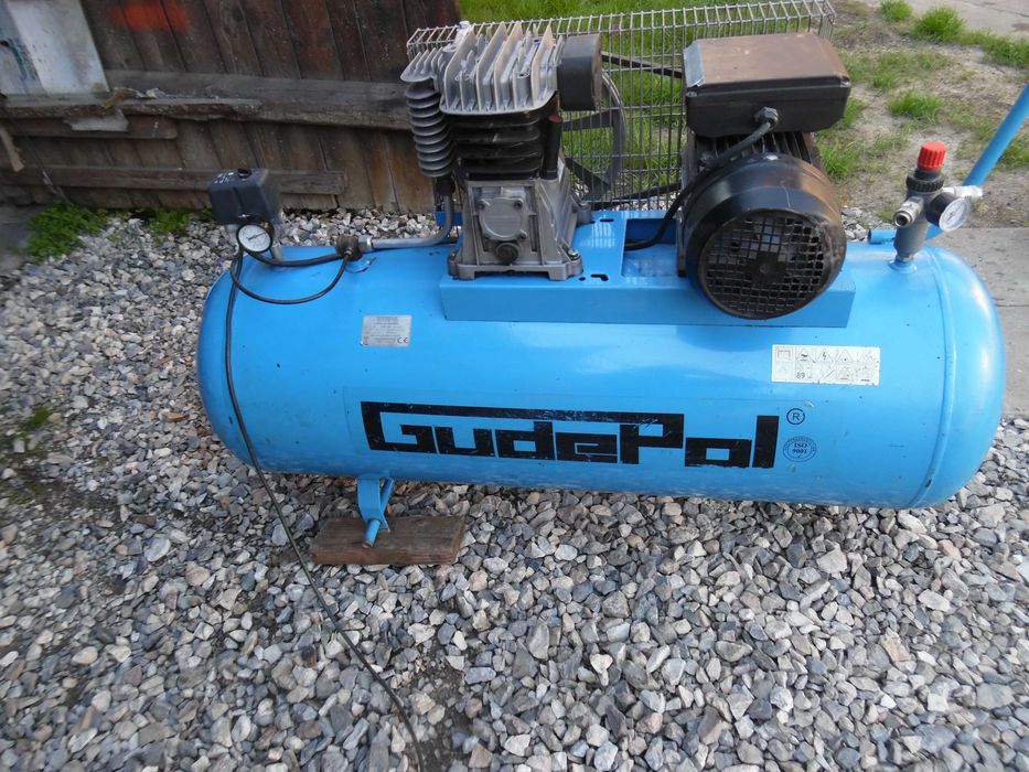 Kompresor dwutłokowy 230 V 100 litrów