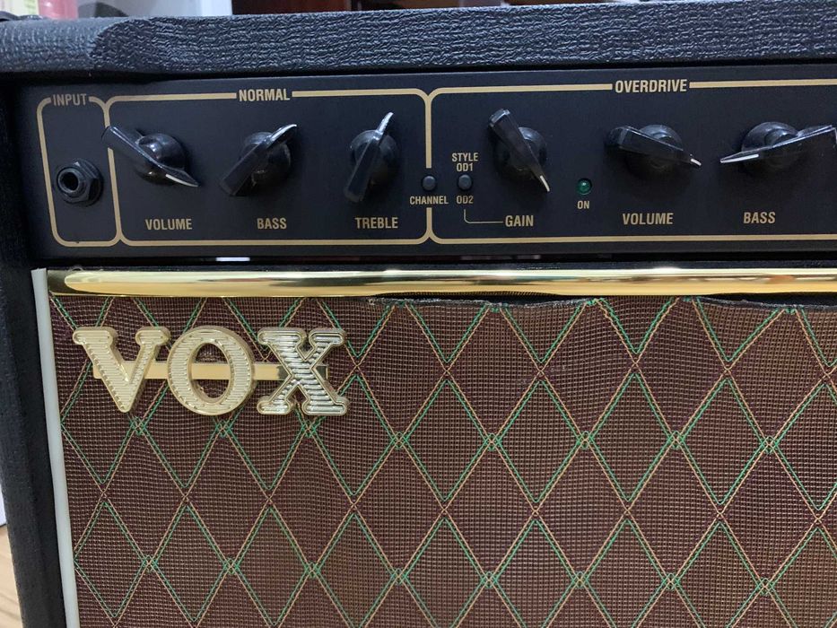 Amplificador VOX VR30R - Clássico Híbrido em Excelente Condição!