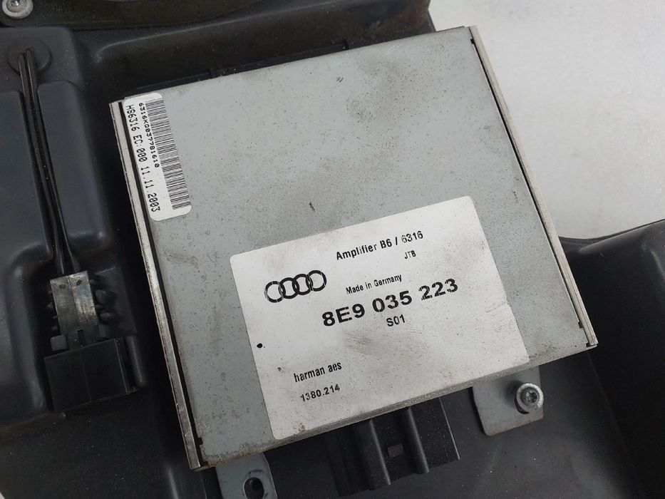 Coluna de som AUDI A4 Avant (8E5, B6)