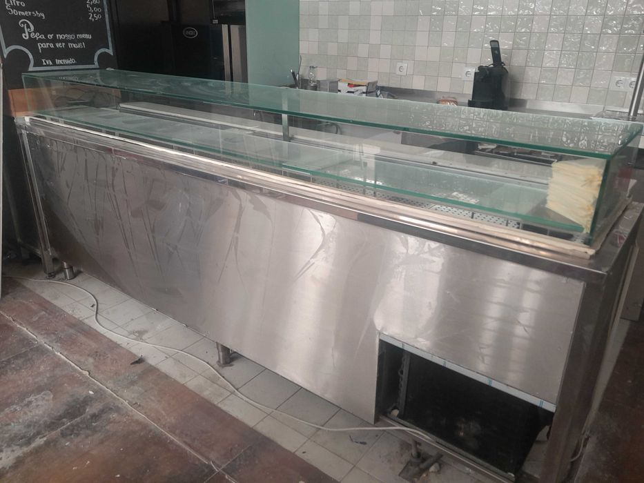 VITRINE FRIGORIFICA 2.50 cm. estado nova