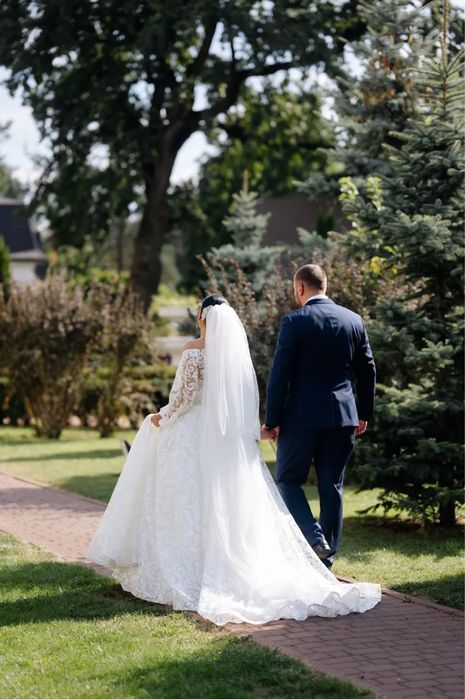 Весільна сукня ручної работи