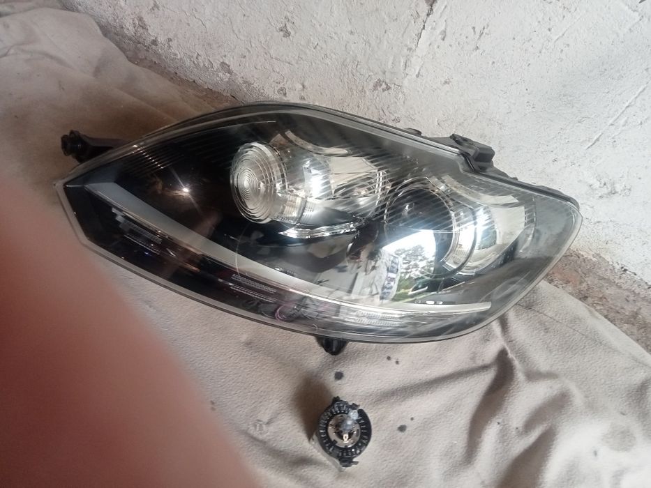 Lampa lewa  golf VI plus bixenon