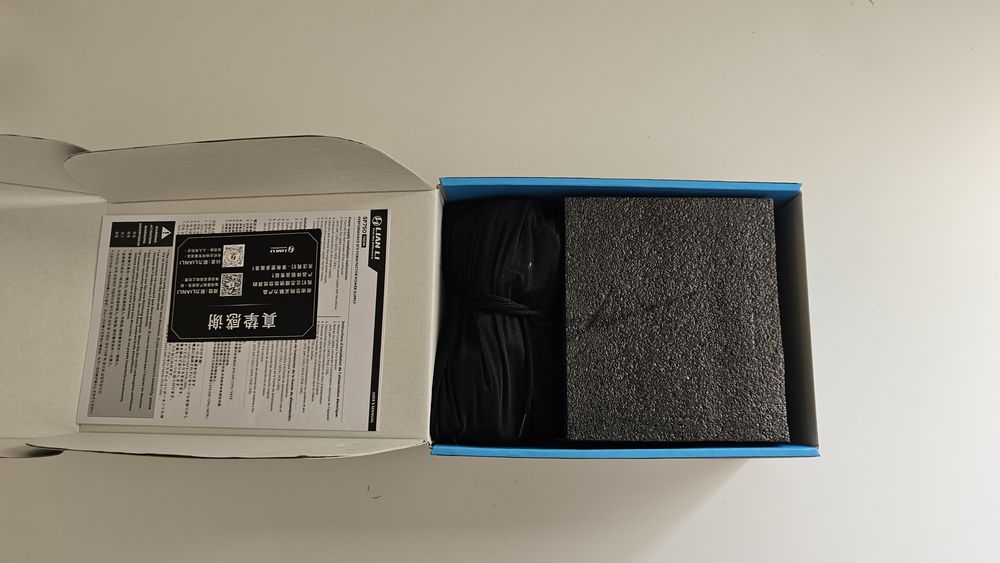 Fonte de alimentação Lian Li SFX SP750 V2 750W 80+ Gold