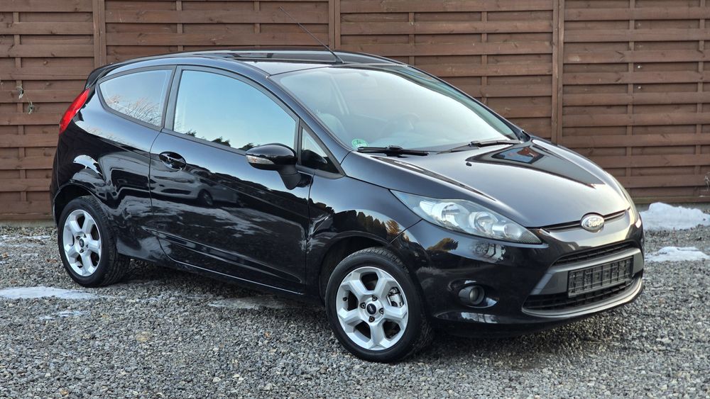 Ford Fiesta Klima Opłaty na rok zarejestrowany Opis!