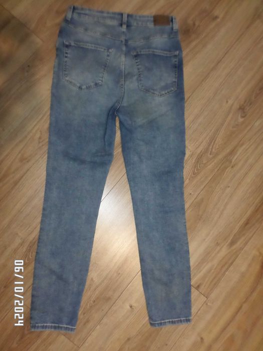Firmowe spodnie damskie -jeans-elastyczny-33/32-M