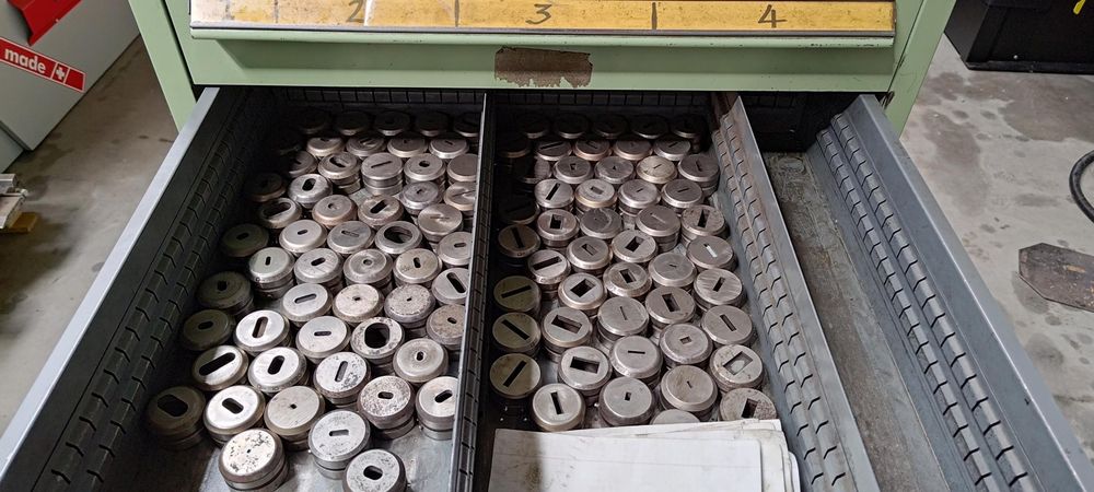 Narzędzia stemple matryce do wykrawarka Amada Thin Turret