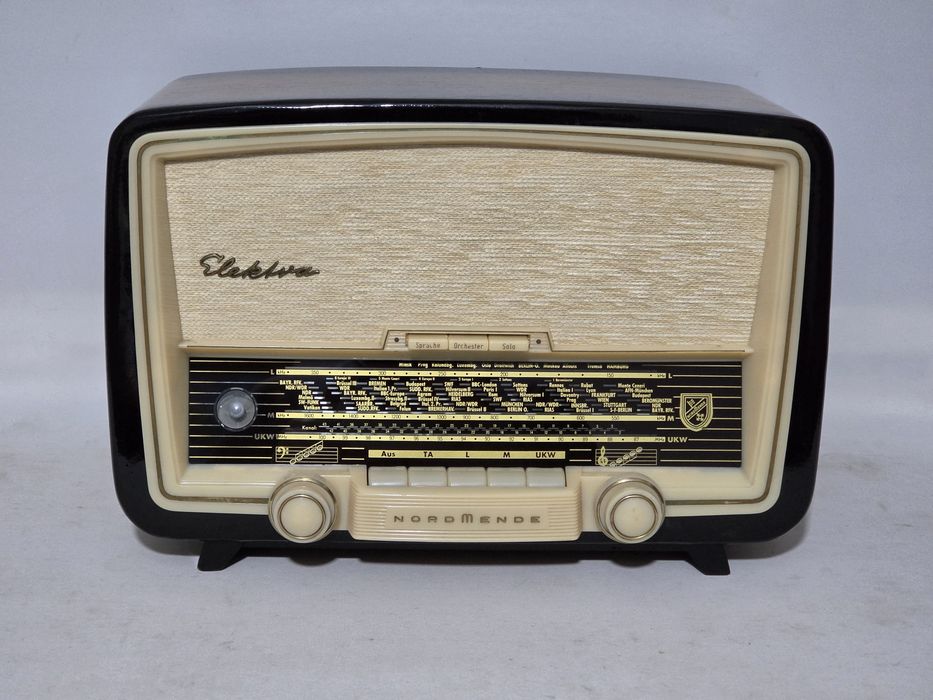 Rádio antigo reparado Nordmende