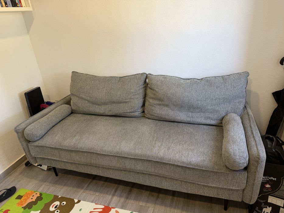 Sofa 3 lugares com almofadas