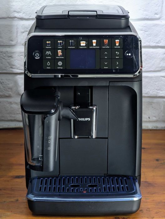 Кавомашина кавоварка Saeco Philips Series 5500 ВІТРИННИЙ ЗРАЗОК