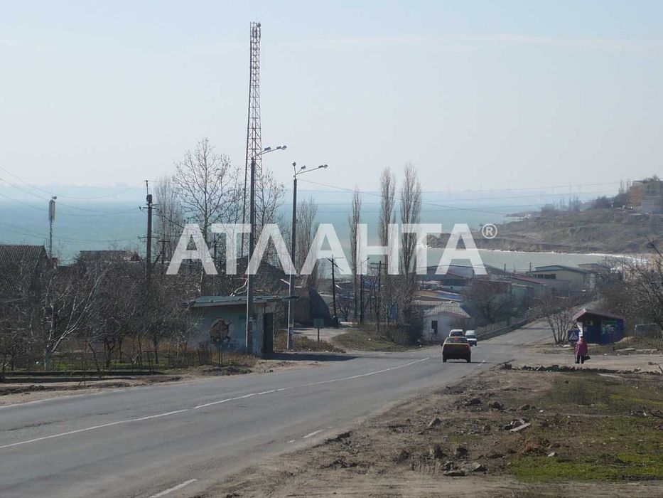 Дом-дачу , на берегу моря, в Новой Дофиновке.